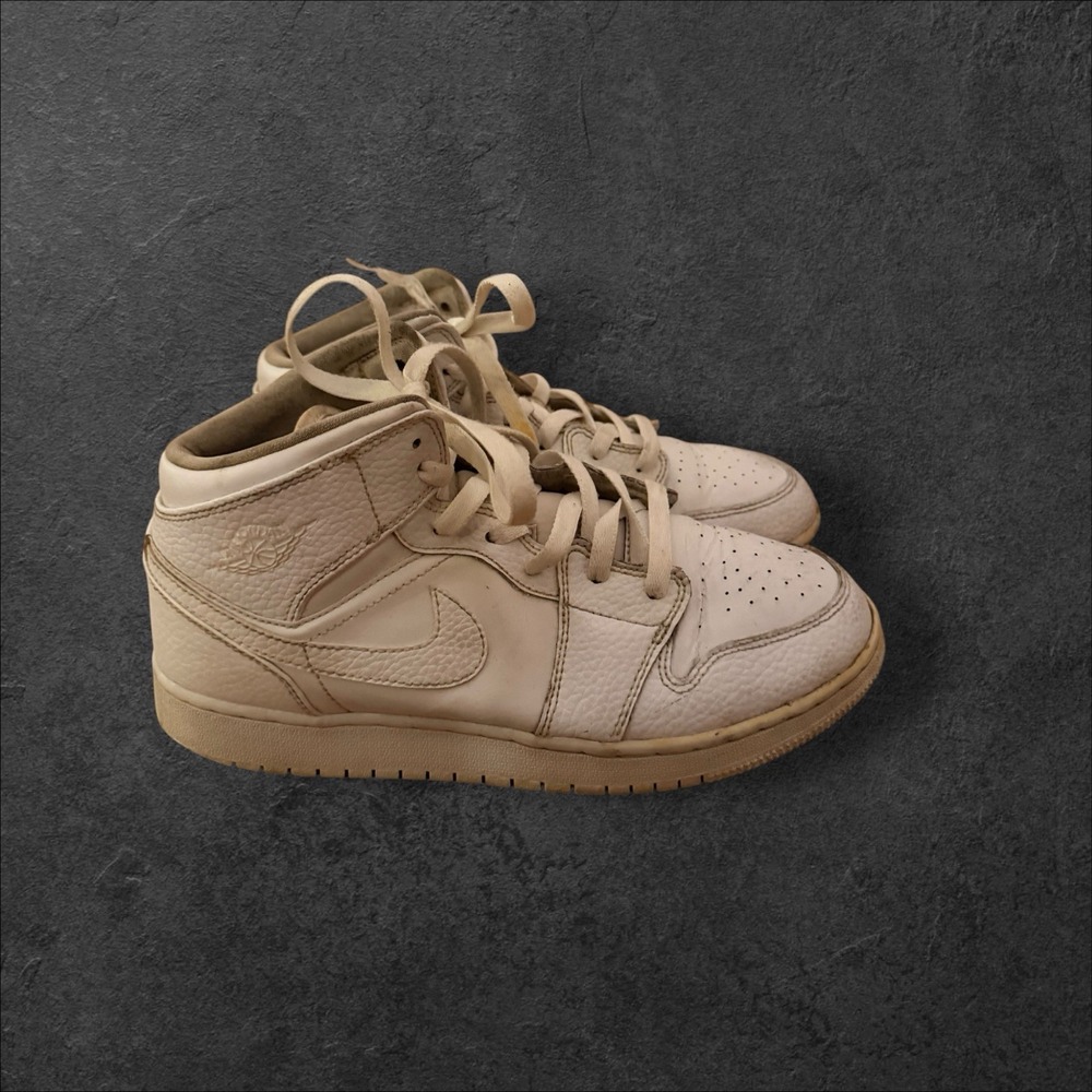 Nike Air Jordan 1 Mid Shoes Youth Size‎ 7Y Leather Triple White GS 554725-104